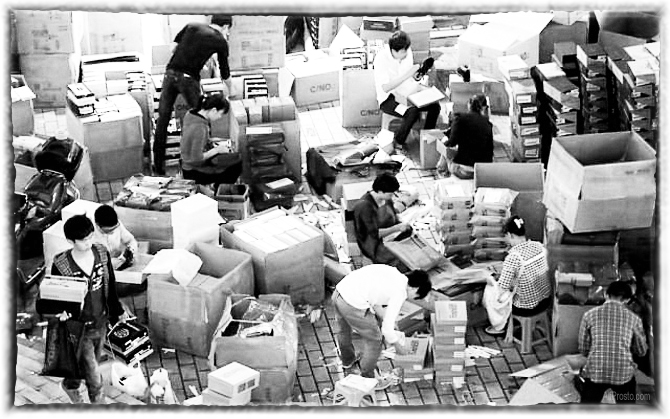 На алиэкспресс огромный оборот товара, и огромное количество посылок. Что бы хранить товар им приходится арендовать склады в Китае.