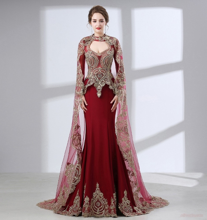 Очень красивое платье, в стиле баронессы или принцессы или королевы